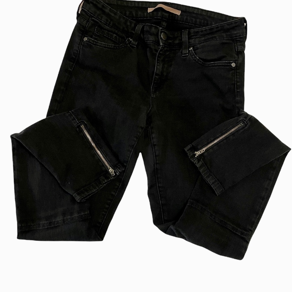 Vince black zip ankle skinny jeans. Size 28